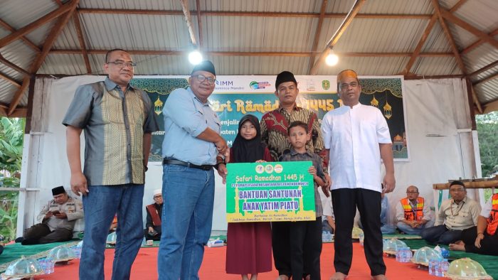 Eratkan Tali Silaturahmi, PT Indominco Mandiri dan PT Pamapersada Nusantara Gelar Safari Ramadan di Desa Binaan