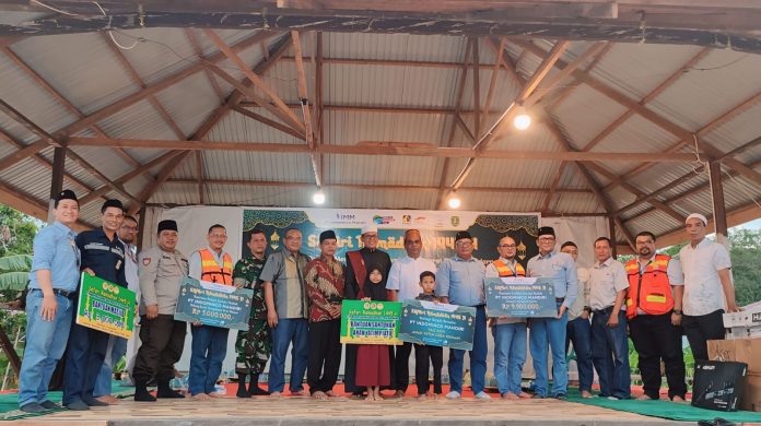 Eratkan Tali Silaturahmi, PT Indominco Mandiri dan PT Pamapersada Nusantara Gelar Safari Ramadan di Desa Binaan