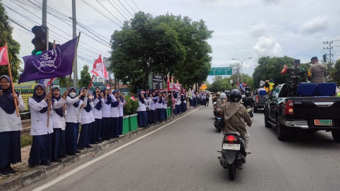 Arak-arakan Sambut Piala Adipura Kencana, Petugas Kebersihan hingga Pelajar Ikut Meramaikan