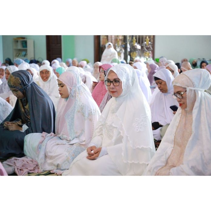 Wawali Salat Idulfitri di Masjid Agung Al Hijrah, Berpesan agar Seluruh Elemen Masyarakat Sinergi