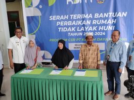 PT KDM Serah Terima Bantuan Perbaikan RTLH kepada 3 Warga Kelurahan Api-Api