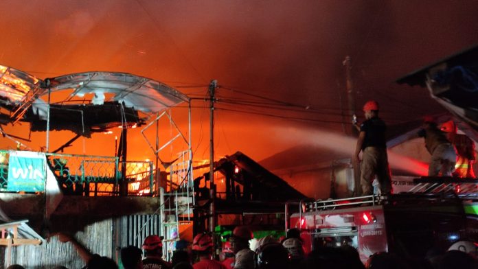 Api Besar Lahap Rumah di Pos 7 Loktuan