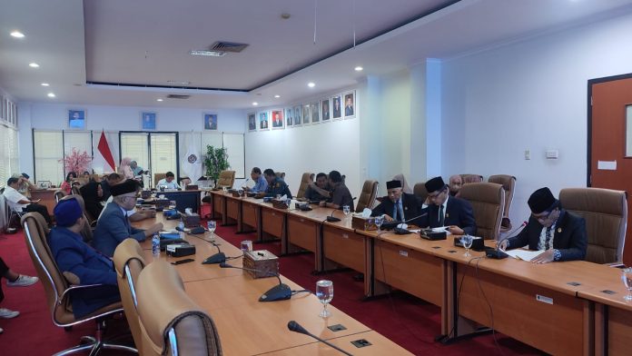 DPRD Gelar Raker Penyampaian Laporan Pendapat Akhir RPJPD 2025-2045 Bersama Fraksi-Fraksi