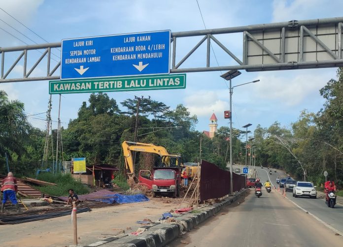 Target Oktober Selesai, Perbaikan Jalan Cipto Mangunkusumo Baru 31 persen