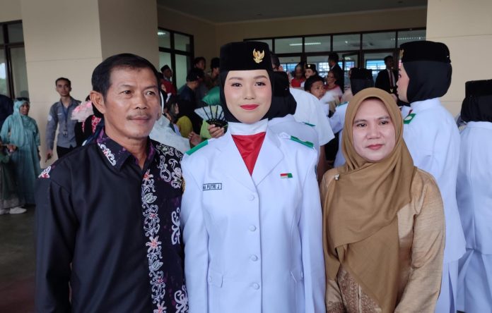 Cerita Velyna Putri Jasmine, Pembawa Baki yang Pernah Gagal Ikut Seleksi