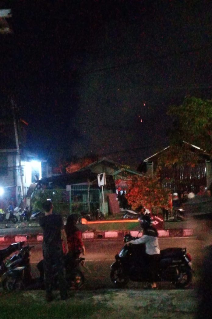 Rumah Warga di Seberang Aini Rasyifa Nyaris Hangus Terbakar