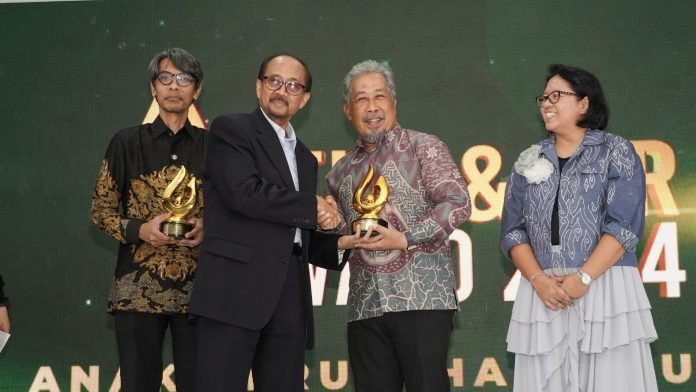 Konsisten Dukung Pilar SDGs, Pupuk Kaltim Raih 4 Penghargaan TJSL & CSR Award 2024