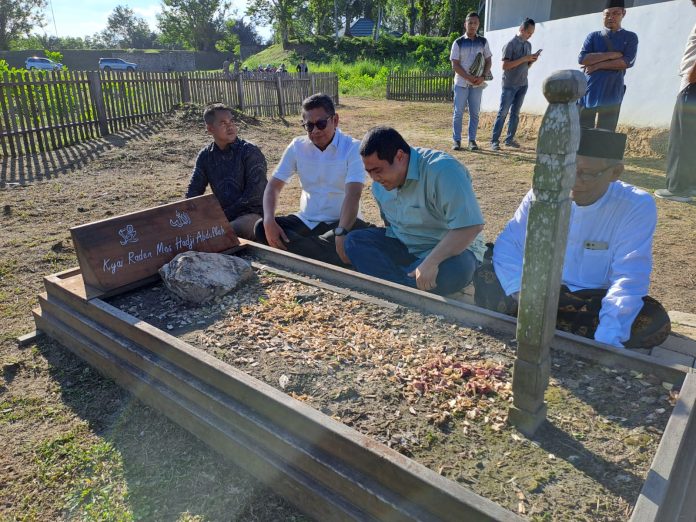 Raden Arya Pradana Resmikan Langgar Ngagem Roso dan Ziarah di Makam Raden Mas Hadji Abdullah