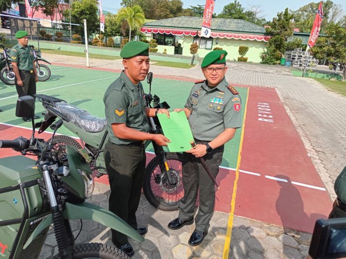 Dukung Operasional Ramah Lingkungan, Kodim 0908 Bontang Serahkan 25 Unit Kendaraan Taktis Listrik Roda Dua