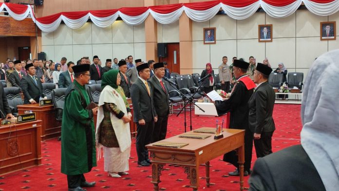 3 Unsur Pimpinan DPRD Resmi Dilantik