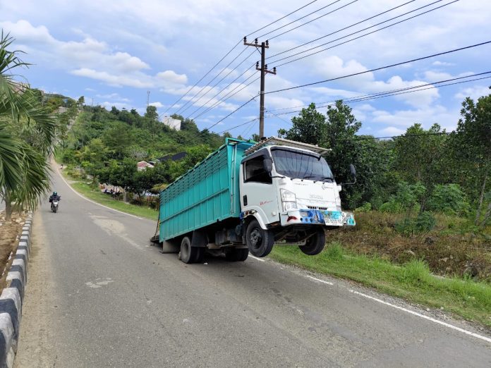 Truk Standing di Tanjakan Dekat RSUD, Ini Penyebabnya