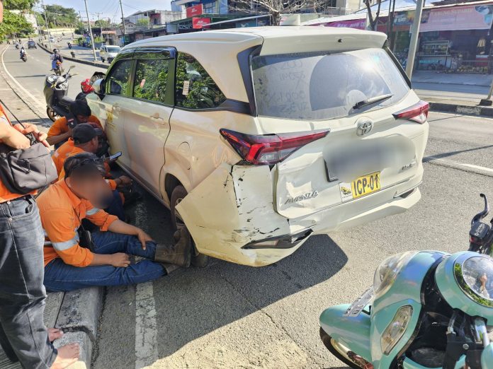 Tiga Mobil Tabrakan Beruntun di Jalan Cipto Mangunkusumo