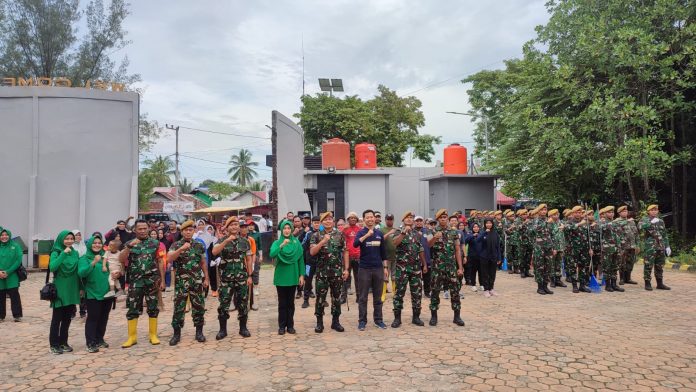 HUT Arhanud ke-78, Dispoparekraf Bersama Forkopimda Ikut Bersihkan Mangrove Berbas Pantai