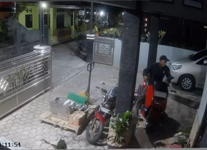 Pencuri Motor Tertangkap CCTV, Kasat Reskrim: Sedang Kami Lakukan Penyelidikan