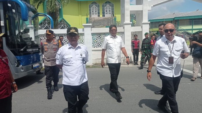 Pantau Pencoblosan di Bontang, Pj Gubernur Datangi TPS di Berbas Tengah