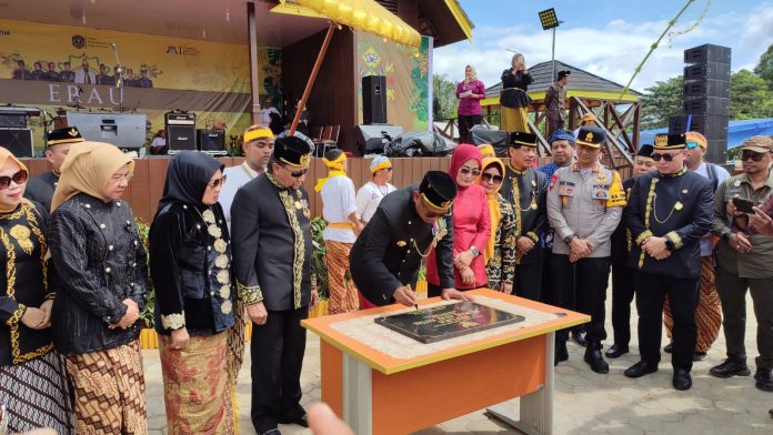 Replika Rumah Sultan Kutai Kartanegara Ing Martadipura di Kelurahan Guntung Diresmikan