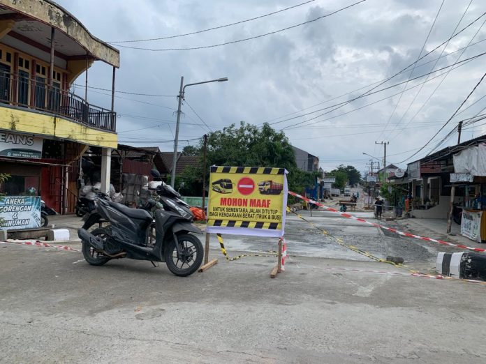 Proyek Perbaikan di Jalan Parikesit Berlangsung, Warga Keluhkan Akses Jalan