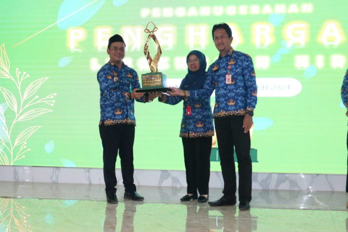 Kelurahan Satimpo Sabet Posisi Pertama Sebagai Kelurahan Bersih dan Hijau 2024