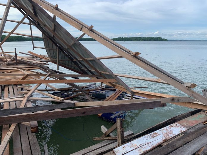 Rumah di Bontang Kuala Ambruk, Diduga Terhempas Angin Kencang Semalam