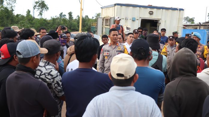 Warga Muara Badak Demo PT PHSS, Tuntut Klarifikasi Soal Dugaan Pencemaran Lingkungan