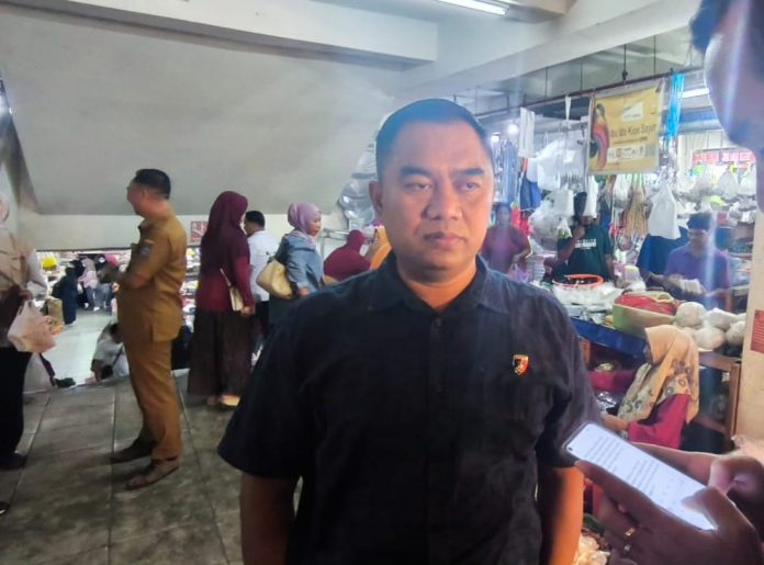 Polres Bontang Dampingi DLH Provinsi Ambil Sampel Dugaan Pencemaran Limbah PT EUP