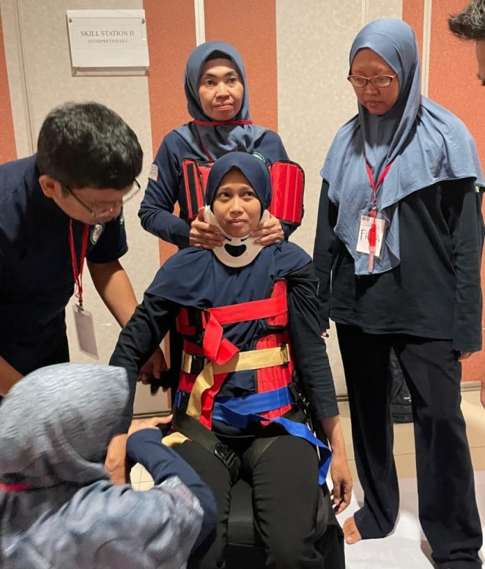 Perawat dan Bidan Dilatih Kegawatdaruratan