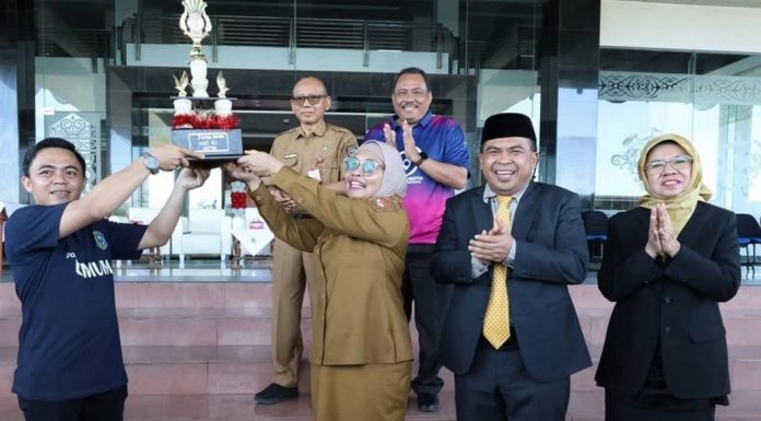 Wali Kota Buka Perlombaan di Lingkungan Setda, Meriahkan HUT RI ke-80