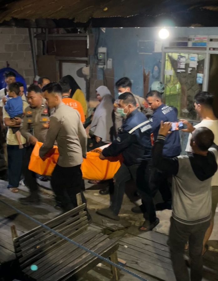 Seorang Pria Ditemukan Tewas Gantung Diri di Kamar Mandi