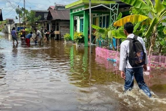 Tak Ada Hujan, Warga di Jalan Roud 9A Dikagetkan Banjir Mendadak