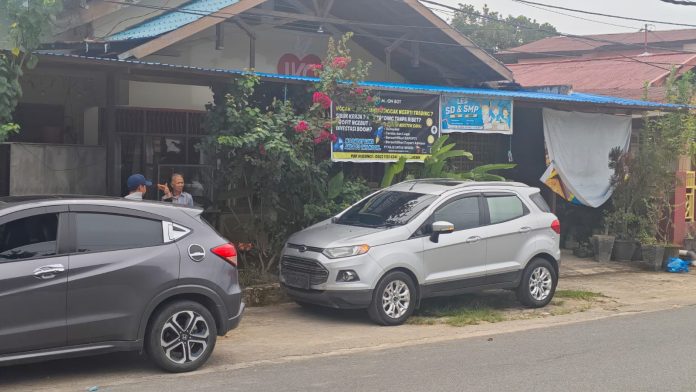 Pria Paruh Baya Meninggal di Dalam Mobil: Diduga Pingsan Sebelum Tabrak Tiang Listrik