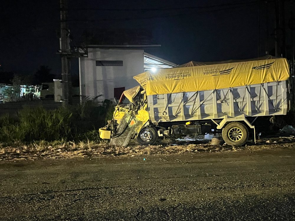 Jalan Bergunduk Jadi Petaka, Tabrakan Bus Karyawan Tambang vs Truk Tak Ada Korban Jiwa